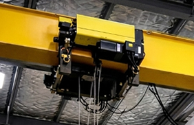 Puentes grúa IMPROCOL diseñados para elevar cargas con control, estabilidad y respaldo técnico en cada operación. IMPROCOL. Bogotá, Colombia